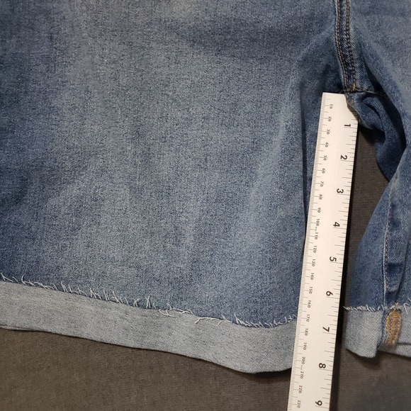 Sonoma Bermuda Shorts Womens 18 Blue Denim Distressed Raw Hem Mid Rise - Picture 6 of 9